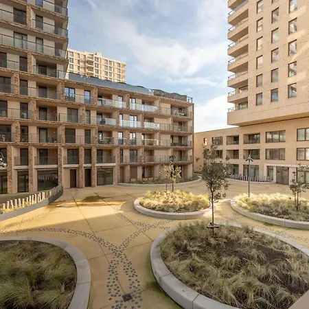 Apartment Stylish 2-bedroom With Terrace *