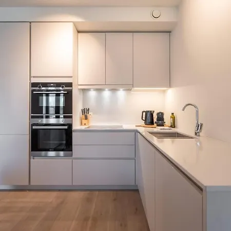 Stylish 2-bedroom With Terrace Appartement *