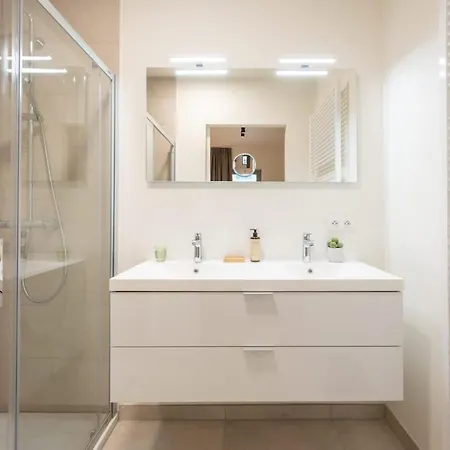 Stylish 2-bedroom With Terrace Apartment Ostend