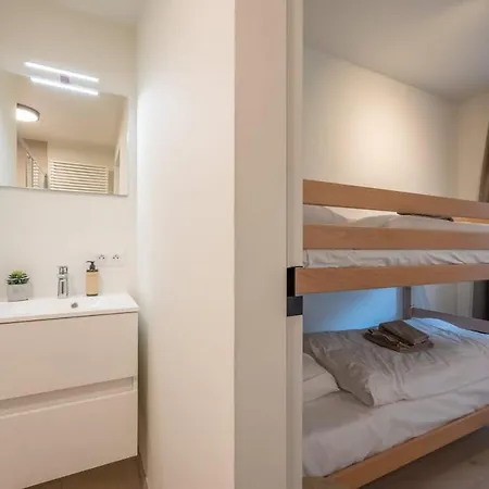 Stylish 2-bedroom With Terrace Apartment